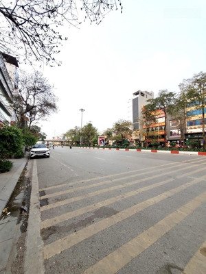 bán gấp nhà phố văn cao, dt 47m2 x 5 tầng, ô tô 20 , kinh doanh cho thuê dòng tiền tốt