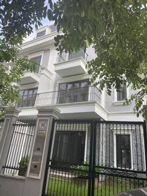hoa hậu đa sỹ ( đa sĩ) 35m2, 5 tầng, ô tô, dân xây đẹp full nội thất chỉ hơn 5 tỷ