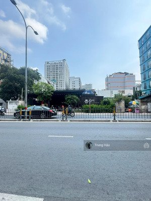 mặt tiền hoàng văn thụ quận tân bình - dt 20 x 70m - nở hậu 40m - công nhận 1.700m2 - giá 150 tỷ