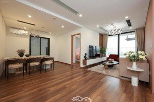 tôi cần bán chung cư goldsilk complex 68m2, 2 ngủ, 2 vs chỉ 4.x