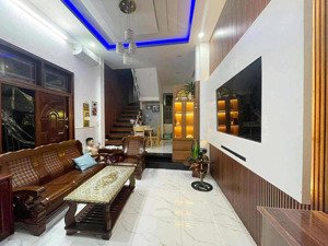 bán đầu hẻm hai bà trưng 4,5 tỷ, 40m2 siêu hot, ngay phố cổ, đường nhựa 6m