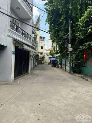 nhà đang lướt cọc! thật 100%! hẻm xe tải -dt:4.2 x20=80m2 có 4tst, gp phan đình phùng 11.9 tỷ