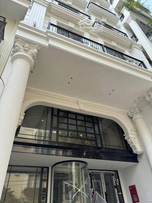 bán nhà mặt phố lạc long quân, 66m2 x 6t x mt 5m, thang máy, vỉa hè 5m, thông sàn kinh doanh