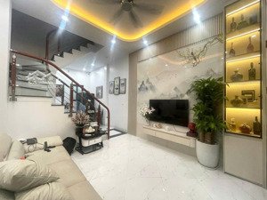 bán nhà đẹp ở ngay trần thái tông, đường thông khắp ngã, rất nhiều tiện ích, gần nhiều trường đh