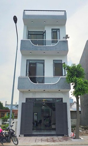 nhà 2 lầu hoàn công trong kdc đồng bộ chỉ 4tỷ2
