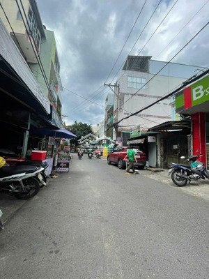 mt huỳnh khương an. 4x21m đối diện đh cn. vị trí đắt địa phường hạnh thông, gv. giá bán trong tháng