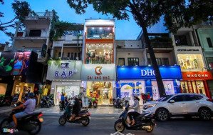 cho thuê nhà mặt phố nguyễn hoàng ,diện tích:55x3,5tầng, mặt tiền:5,7m , kinh doanh mọi mô hình