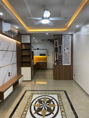 bán nhà sổ đỏ chính chủ, 39m2, 5 tầng, ngõ oto