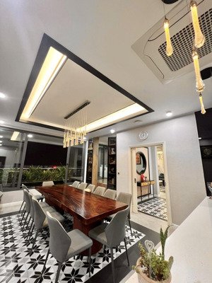 chủ nhà cần bán gấp căn duplex 330 mandarin garden, tầng trung view thành phố rất thoáng xem nhà dễ