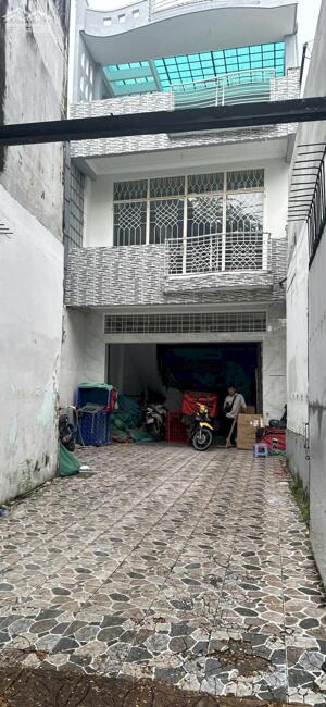 cho thuê nhà 1 trệt 2 lầu mặt tiền đường 30/4, dtsd 400m2 giá thuê 23 triệu