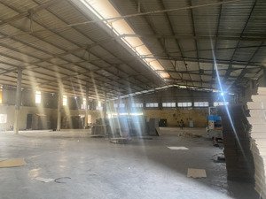 cho thuê 4000m2 kho xưởng tại phù chẩn, từ sơn, bắc ninh, giá chỉ 52k/m2. lh: 