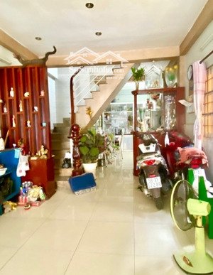 bán nhà mặt tiền ngô quyền hiệp phú, q9 4 tầng gần vincom giá 9 tỷ