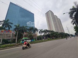 chính chủ em bán căn liền kề khu đô thị xa la. nhà hoàn thiện, sẵn cho thuê dòng tiền