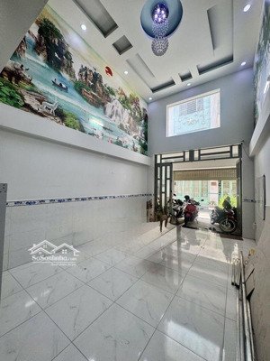 mặt tiền kinh doanh nguyễn ảnh thủ 120m2 3 tầng sổ vuông a4 chỉ 9 tỷ