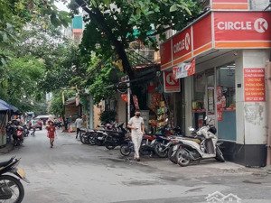 bán nhà tầng 1 tập thể mai dịch, cầu giấy 50m2, ô tô tránh, kinh doanh sầm uất mọi loại hình.