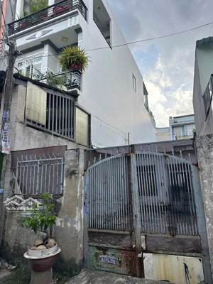 bán lô đất shr có nhà cấp 4 cũ tiện xây mới.sửa mới..hẻm 7m 1/ ngắn thới an 09 cũ.dt:4x23m cn89,1m