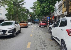 hàng kịch độc - cầu giấy view hồ sen thơm ngát - ôtô tránh kinh doanh - 80m2 mặt tiền vua - 19.5 tỷ