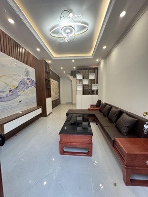 bán nhà thượng thanh, long biên: 35m2, 5 tầng, 5.9 tỷ, ô tô, ngõ thông, sát mặt phố, 