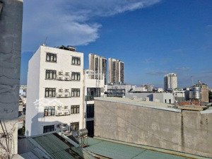 *bán nhà, dt: 35 m2, 4 tầng 1 sân thượng, dt sàn 132m2, giá 8,2 tỷ, p thảo điền