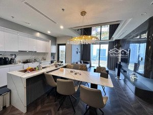 bán gấp căn hộ 144m2, 3 phòng ngủ 2wc nhà full đồ, view hồ chung cư mandarin garden. giá 100tr/m2