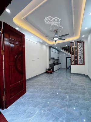 chị linh cán bộ phường liên mạc, nhờ bán nhà 5 tầng thụy phương, ngõ thông ô tô đỗ cửa hơn 5