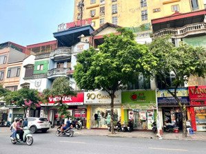 mặt phố nguyễn văn linh -2 mặt tiền -dòng tiền 600tr/năm -đường 2 làn -1 mặt phố - 1 mặt ngõ