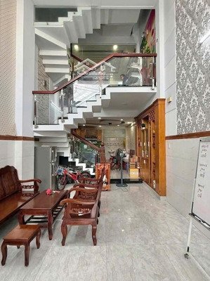 bán nhà hẻm 766 cách mạng tháng 8, phường 5 tân bình (4,5x11) hơn 6 tỷ