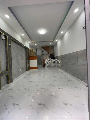 hạ chào sâu tận 200tr , cực gấp bán nhà 1 trệt 1 lầu q chỉ 1.1 tỷ ( còn thương lượng )