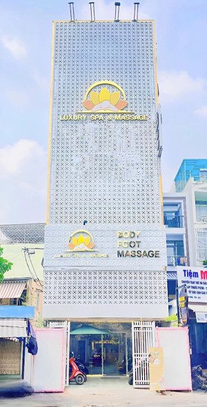 cho thuê tòa nhà mặt tiền đường trần phú quận 5, diện tích 132m2 kết cấu trệt 4 lầu st, giá 75tr