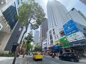 nhân - căn góc ngang 11m khu phố tây - hùng vương. đang cho thuê dòng tiền ổn định.