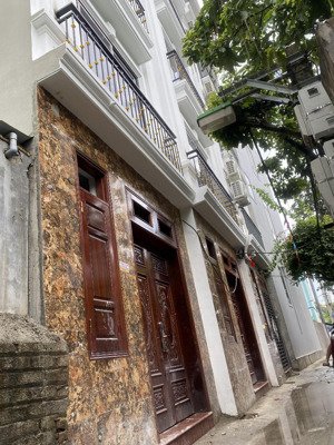 40,5m2 tổng 5 tầng nội thất đủ công năng ô tô cất trong nhà