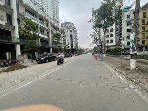 bán nhà riêng phân lô phố nghĩa đô phường nghĩa đô ô tô tránh dân trí cao. 60mx5t. giá 24 tỷ