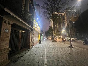 bán nhà mp lạc long quân-tây hồ 260m , 1 hầm , 5 nổi , mt 10m , giá chào 120 tỉ