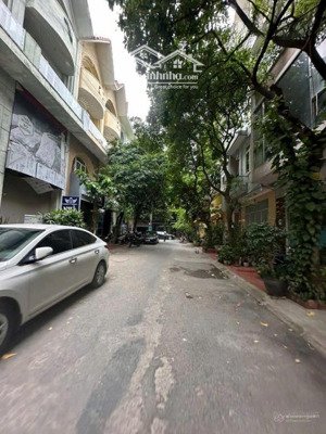 cc cho thuê nhà nguyễn thị định 65m2 x 5 tầng, ô tô đỗ cửa, nhà mới tinh, 3 mặt thoáng. giá 23tr/th