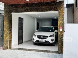 cc gửi bán căn nhà 6 tầng lô góc thang máy, ngõ oto tránh. 45m2