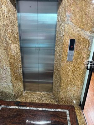 bán nhà phân lô cầu giấy 54m ( thực xây 65m ) 8 tầng , mt 5m , thang máy , giá chào 24,9 tỉ