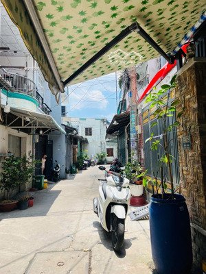 bán nhà 4x16m 1t1l hẻm 4m gần chợ tân hương đường lê thúc hoạch q.tân phú giá 5,6 tỷ tl