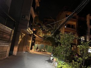 hàng hiếm xã đàn_đống đa_10m ra mặt phố xã đàn_dòng tiền 200tr/năm_ngõ thông_dt 40m2_nhỉnh 8tỷ