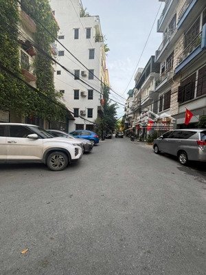 nhà lô góc đội cấn - linh lang, ba đình - 95m x 4 tầng, ô tô tránh, an ninh tốt 
