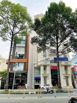 bán tòa nhà 4 mặt tiền trần hưng đạo, p. cô giang, quận 1 dt sàn 2.200m² hđt 700tr/tháng