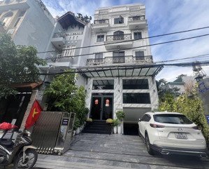 bán toà nhà văn phòng đường xuân thuỷ, q2 - giá 6,25tỷ / 150m2. dòng tiền 40 triệu/tháng. sổ riêng