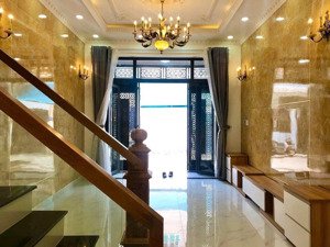 nhà phố,sang, đẹp,hẽm xe hơi, gần phạm văn đồng, cư dân sầm uất, 200m đến chợ thủ đức chỉ 6tỷ6