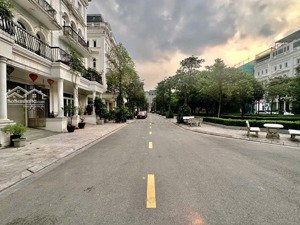 bán biệt thự foressa - 160m2 4t mt 10m - thang máy funl nội thất gỗ cao cấp - giá lh 