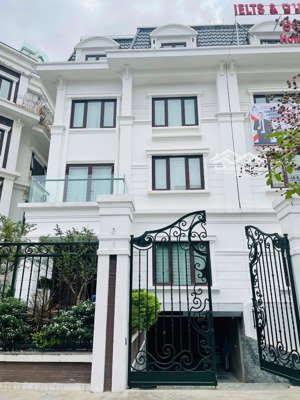 cho thuê biệt thự - lạc long quân - khu vườn đào, dt 180m*4 tầng, mt 10m, giá thuê 50tr/th