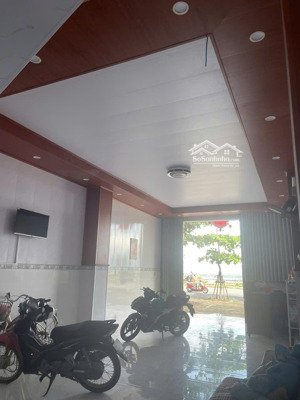 bán nhà 3 tầng mặt tiền nguyễn tất thành view biển gồm 8 phòng cho thuê giá 13.x tỷ