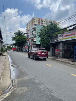 chính chủ cần bán nhà đường 904 phú hữu giá rẻ