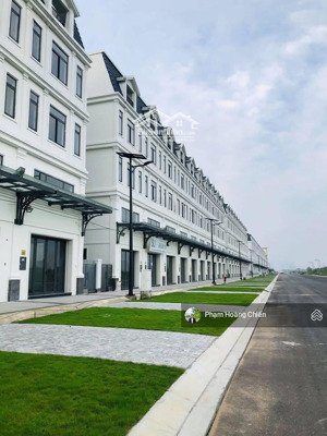 cho thuê shophouse song hành lakeview city hoàn thiện 5 tầng có thang máy giá 42 triệu bao thuế !
