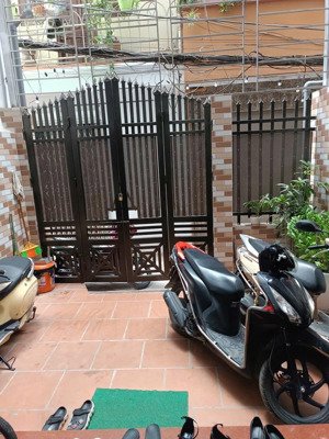 nhà đẹp yên hoà, cầu giấy - nhà 4 tầng 75m2 - 50m ra phố - giá 15.5 tỷ
