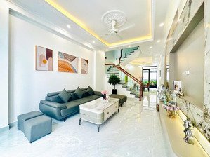 nhà riêng miếu hai xã 70,5m2 x 4 tầng căn góc sân cổng trước sau xây mới độc lập. gia 3890 ctt