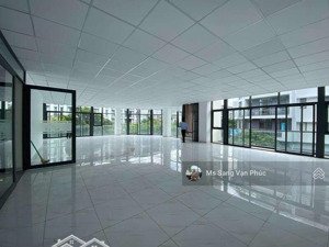 căn góc tầng 3 (160m²) nguyễn thị nhung ở vạn phúc. sàn trống, thang máy, vị trí đẹp. giá 30tr